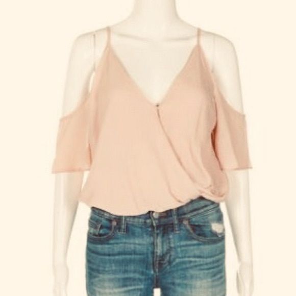 Eyeshadow blush pink cold shoulder v-neck bodysuit - Picture 1 of 8